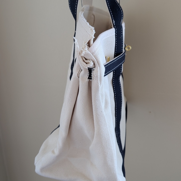 Elegant Canvas Tote Bag with Navy Accents - Picture 5 of 6